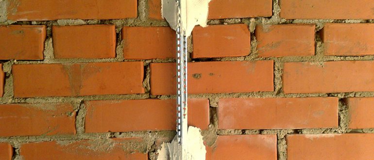 Как выставить маяки под штукатурку