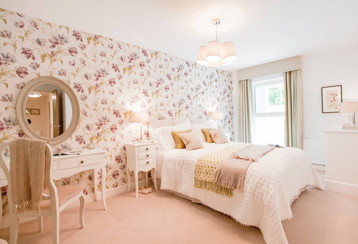 Как поклеить обои на побелку: подробная инструкция